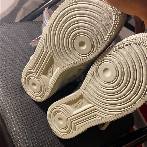 Sneakers - Picture 3 of 4